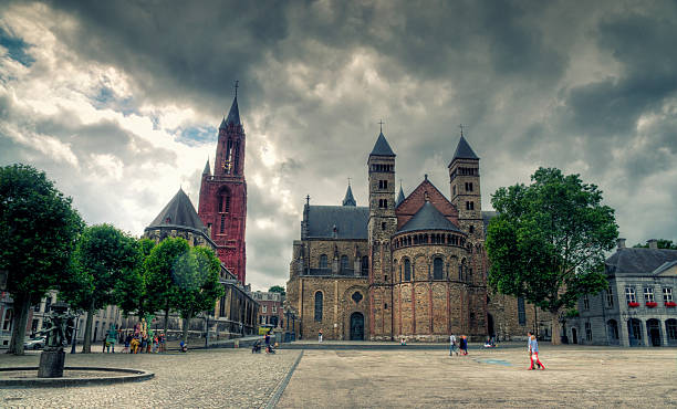 {{brizy_dc_image_alt imageSrc=